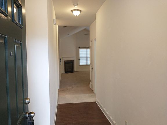 5th image of 233 Graphite Dr