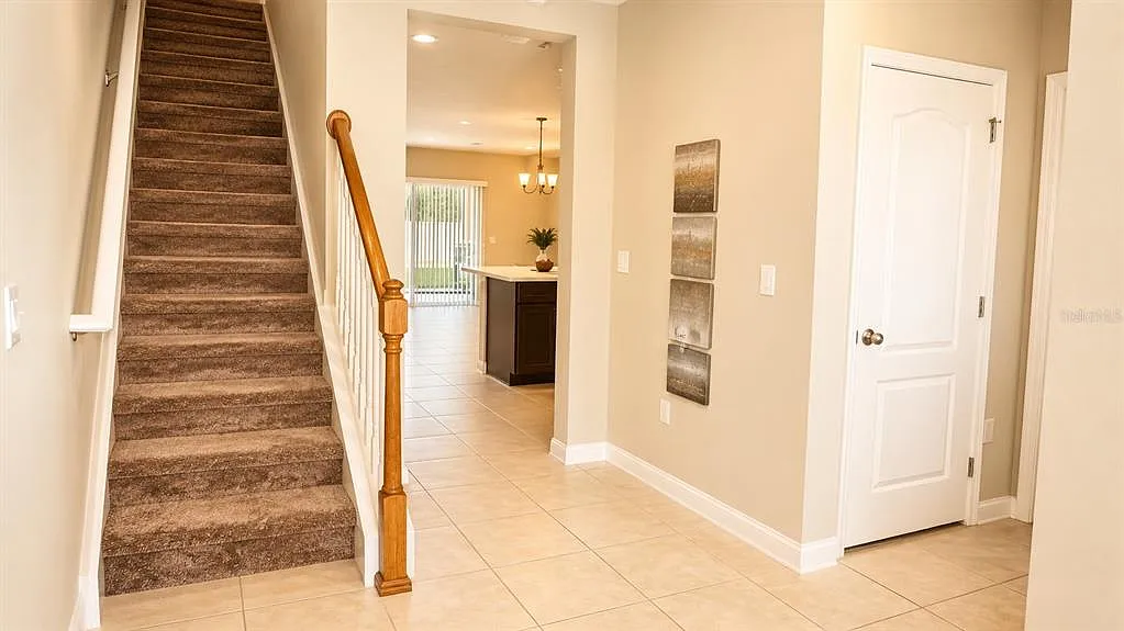 3 bed, 2.5 bath, 1762 sqft, $2,350 — Photo 3
