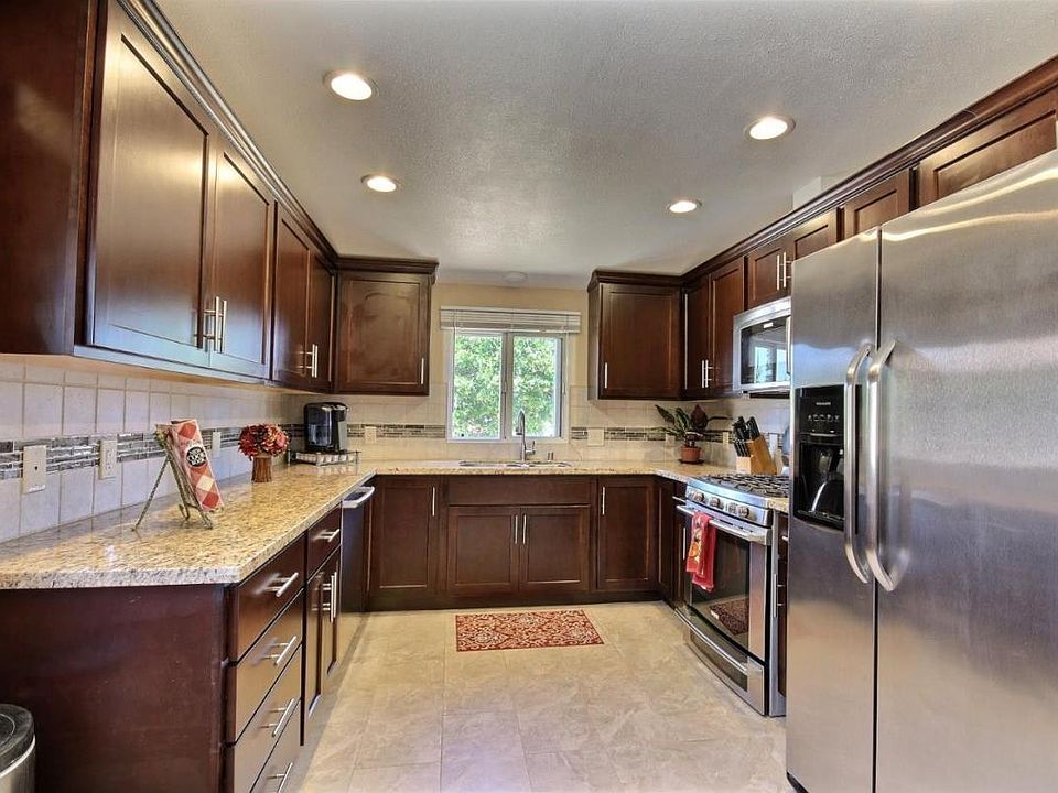 Spacious kitchen