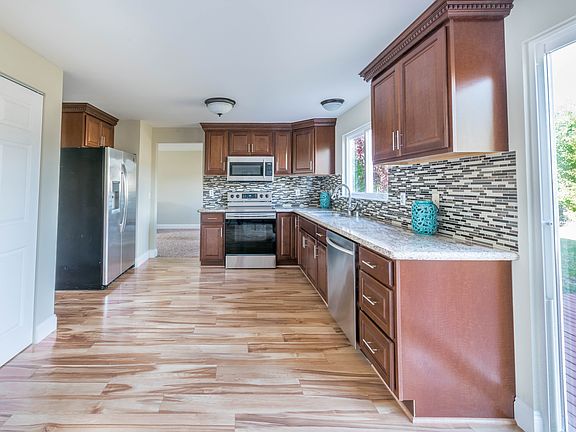 5th image of 321 Williams Blvd NW