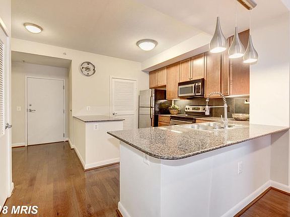Kitchen (3 of 4)