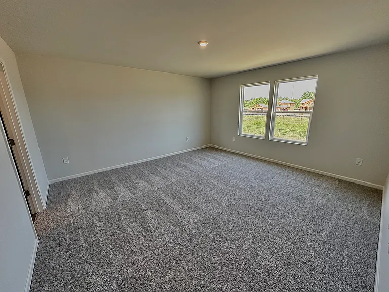 308 London Ct — Photo 11
