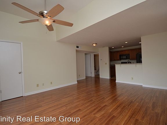 4th image of 390 Lake Placid 303 Ct