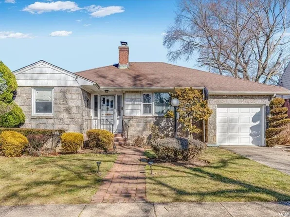 161 Wright Road, Rockville Centre, NY 11570
