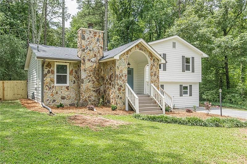 1st image of 40 Hearthstone Dr N