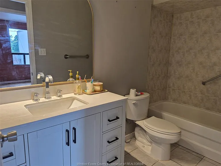 3875 Tecumseh Rd E #3 — Photo 8