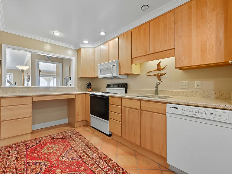 20 10th St #H-45 — Photo 11