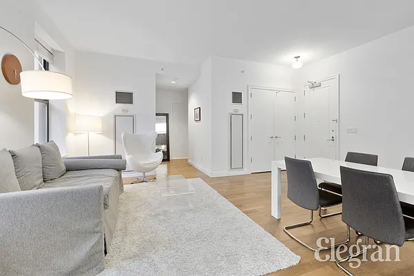 Rented by (Legacy) Elegran | media 10