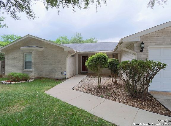 2nd image of 15618 Creekside Dr