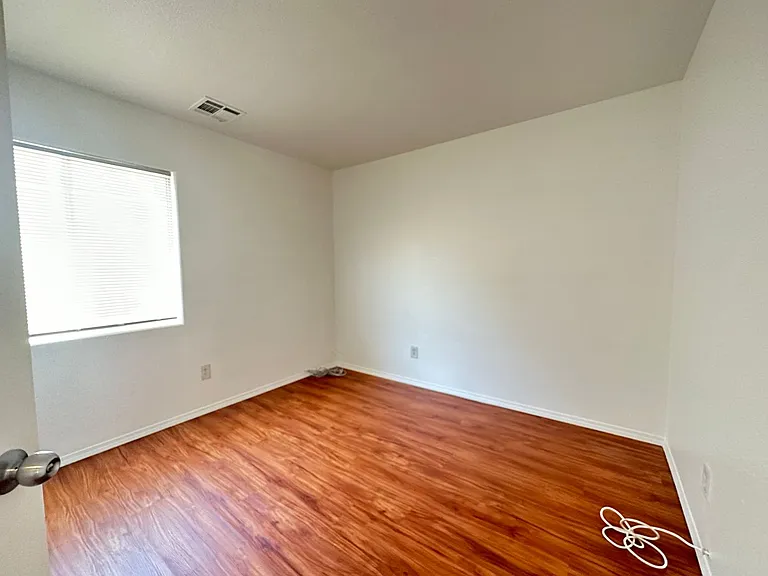 10541 Kivas Ct — Photo 12