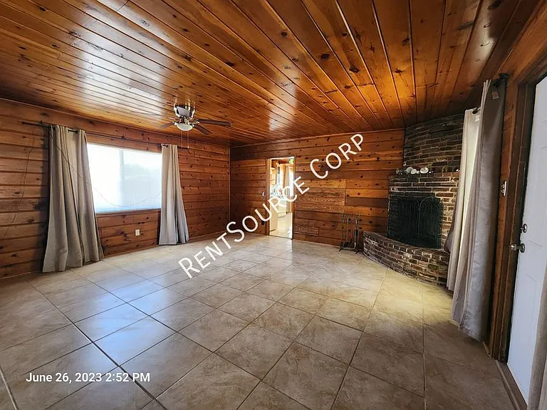 4842 W Avenue M4 — Photo 17