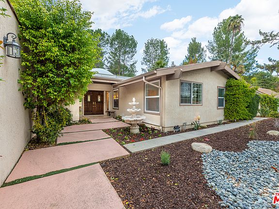 3rd image of 19651 Greenbriar Dr