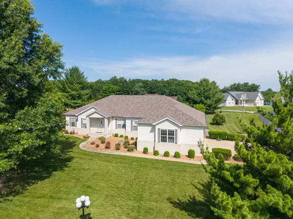14205 N McRaven Ln, Mount Vernon, IL 62864