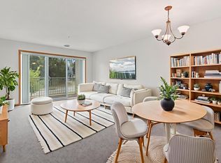 2231 Penn Pl APT 209, North Saint Paul, MN 55109