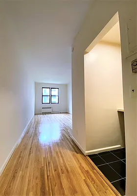 Rented by City Connections Realty | media 3