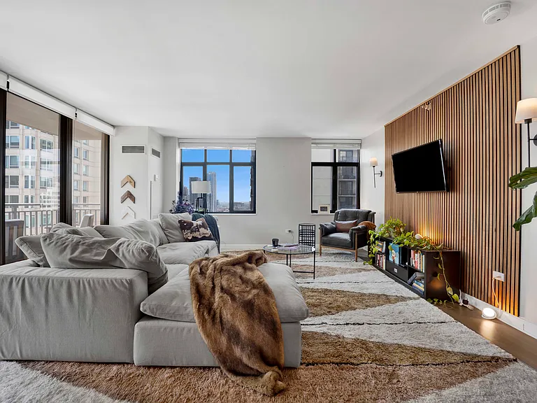630 N State St #2208 — Photo 5