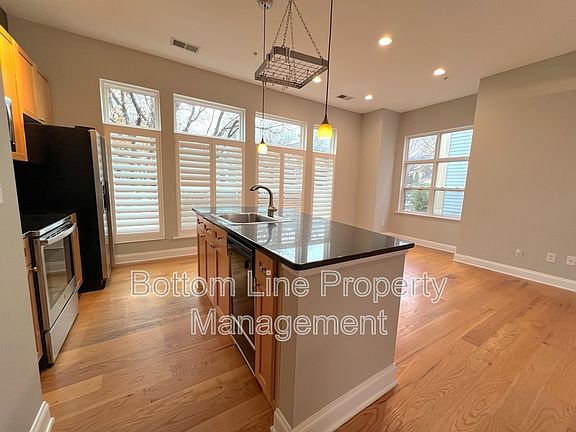5th image of 738 Garden District Dr #39