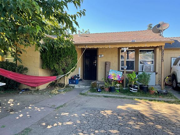 2nd image of 2215 E Poplar St