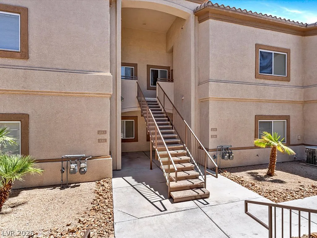 2 bed, 2.0 bath, 1156 sqft, $1,550 — Photo 1