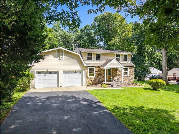 2nd image of 1376 Hanes Rd