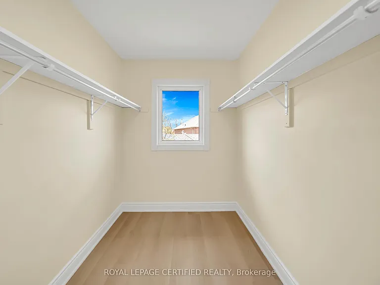 5016 Natkarni Cres #UPPER — Photo 35