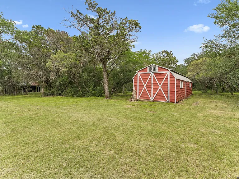 24818 House Mountain Rd — Photo 37