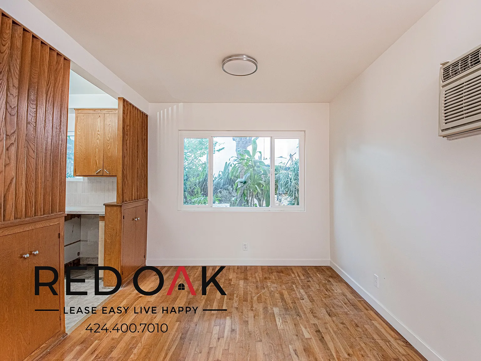 Beautiful One Bedroom with Hardwood Floors and On-Site Laundry ~ In Los Feliz! — Photo 4
