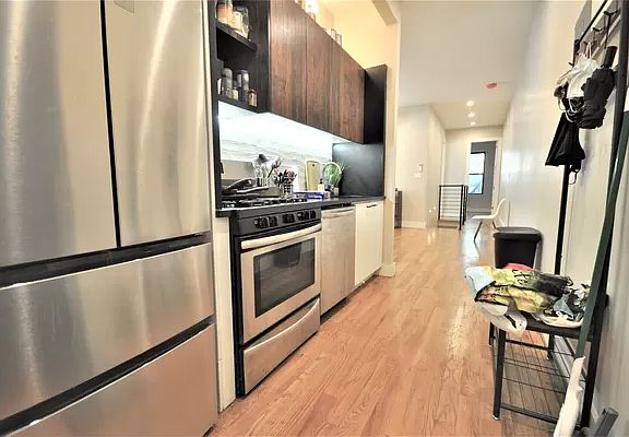 2nd image of 43 Mac Donough St
