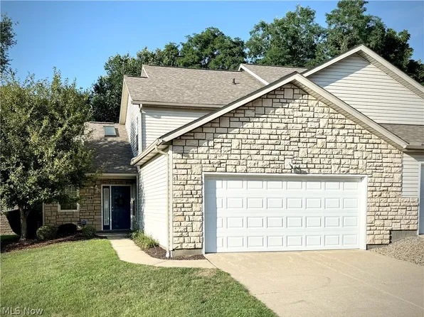 94 Falling Water Cir, Munroe Falls, OH 44262