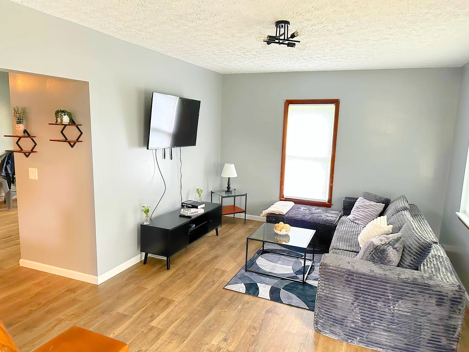 2 bed, 1148 sqft, $2,300 — Photo 3