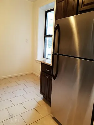 Rented by Hillel Realty Group | media 28