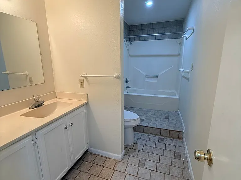 117 Louise Ln — Photo 11