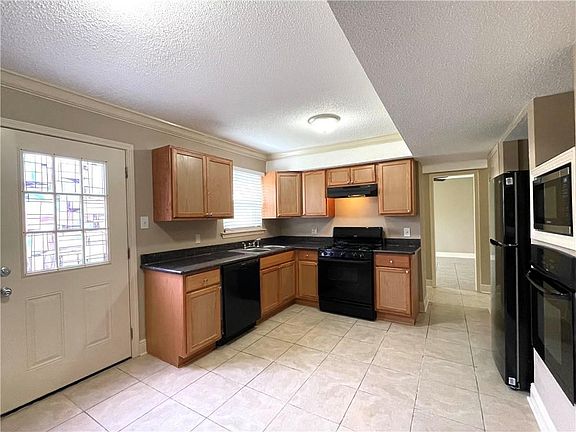 3rd image of 1405 Ellerslie Ave