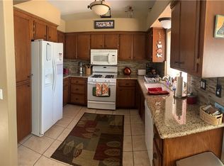 16837 Robin Ln, Victorville, CA 92395