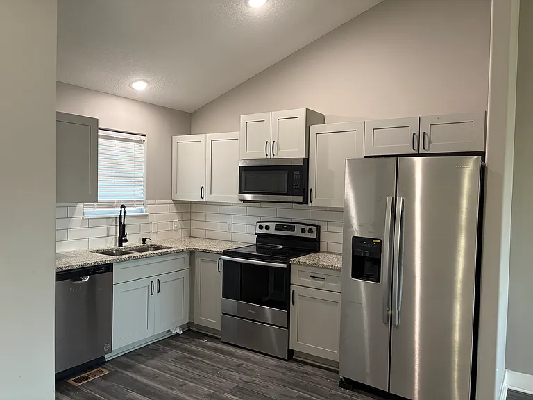 5248 N Toben Dr — Photo 2