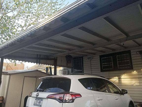 3rd image of 9811 Avenue
