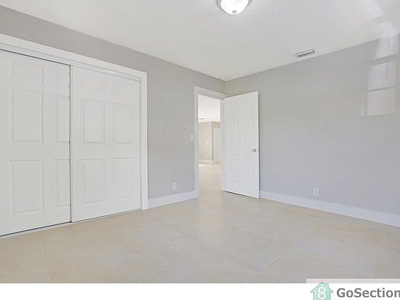 5th image of 715 Washington Ave APT 4