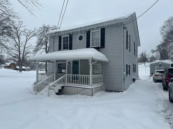 220 Center St, Oak Hill, WV 25901