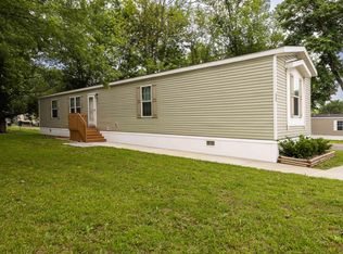 803 SE Ridgeview Dr, Topeka, KS 66609