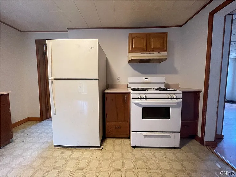 424 W Court St — Photo 8