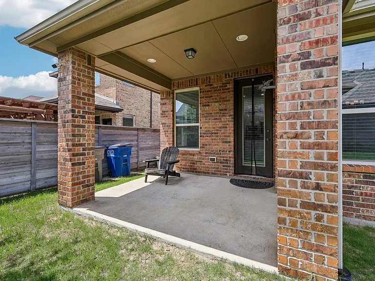 808 Parkland Dr — Photo 31