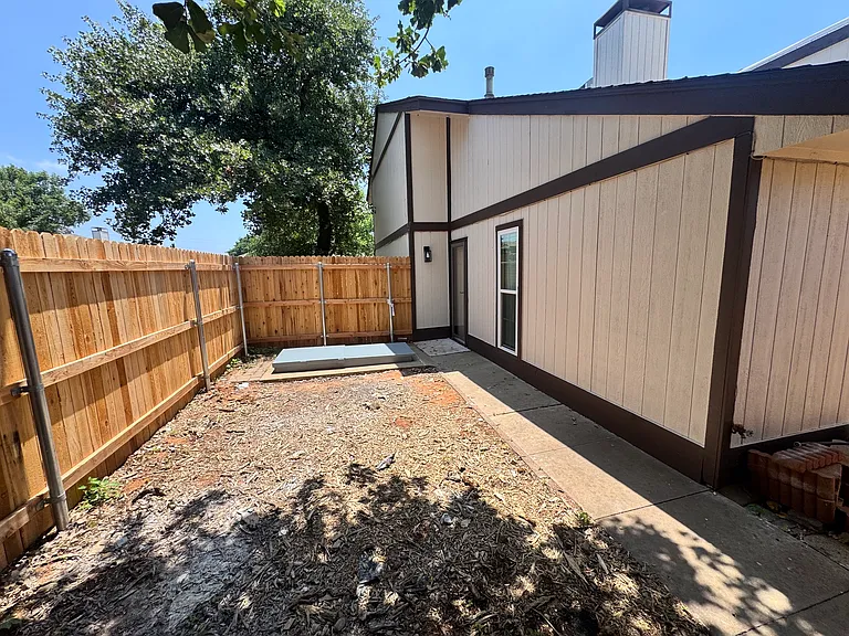 405 Sundance Ln #1 — Photo 11
