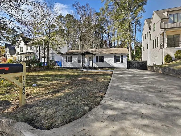 1728 Wayland Cir — Photo 19