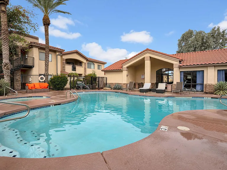 Desert Jewel Apartments — Photo 19