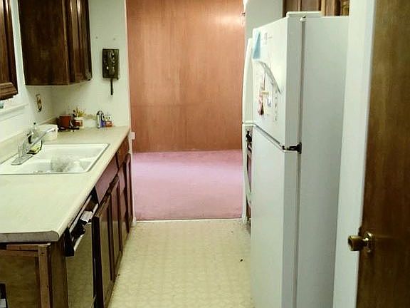 2nd image of 5425 Edmonton Ave