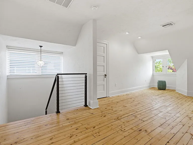1524 Murray Ave — Photo 36