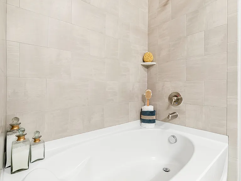 Model bathroom at our apartments in Boca Raton.