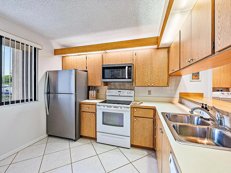 601 S Seas Dr #106 — Photo 6