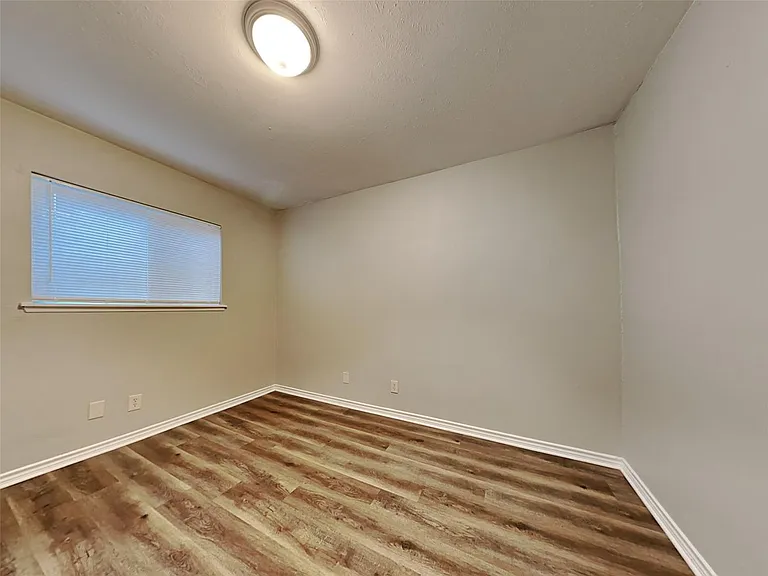 1504 Carnation Dr — Photo 13