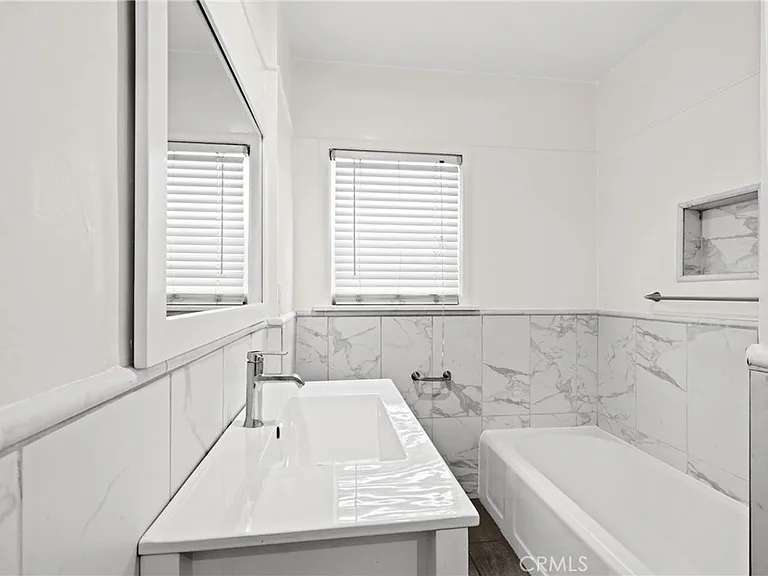 825 N Alfred St #1 — Photo 5
